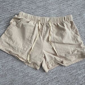 Size medium linen look shorts